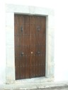Puerta entrada pino tinte nogal oscuro